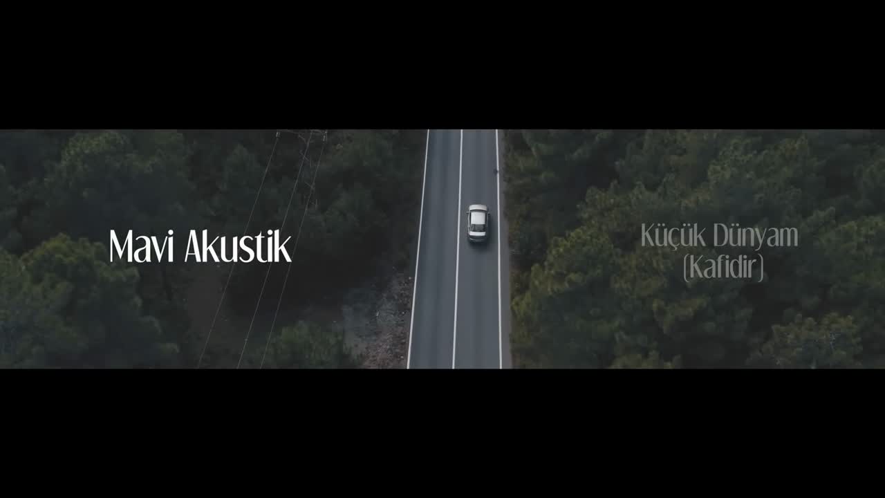 Mavi Akustik müzik videosunun açılış karesi